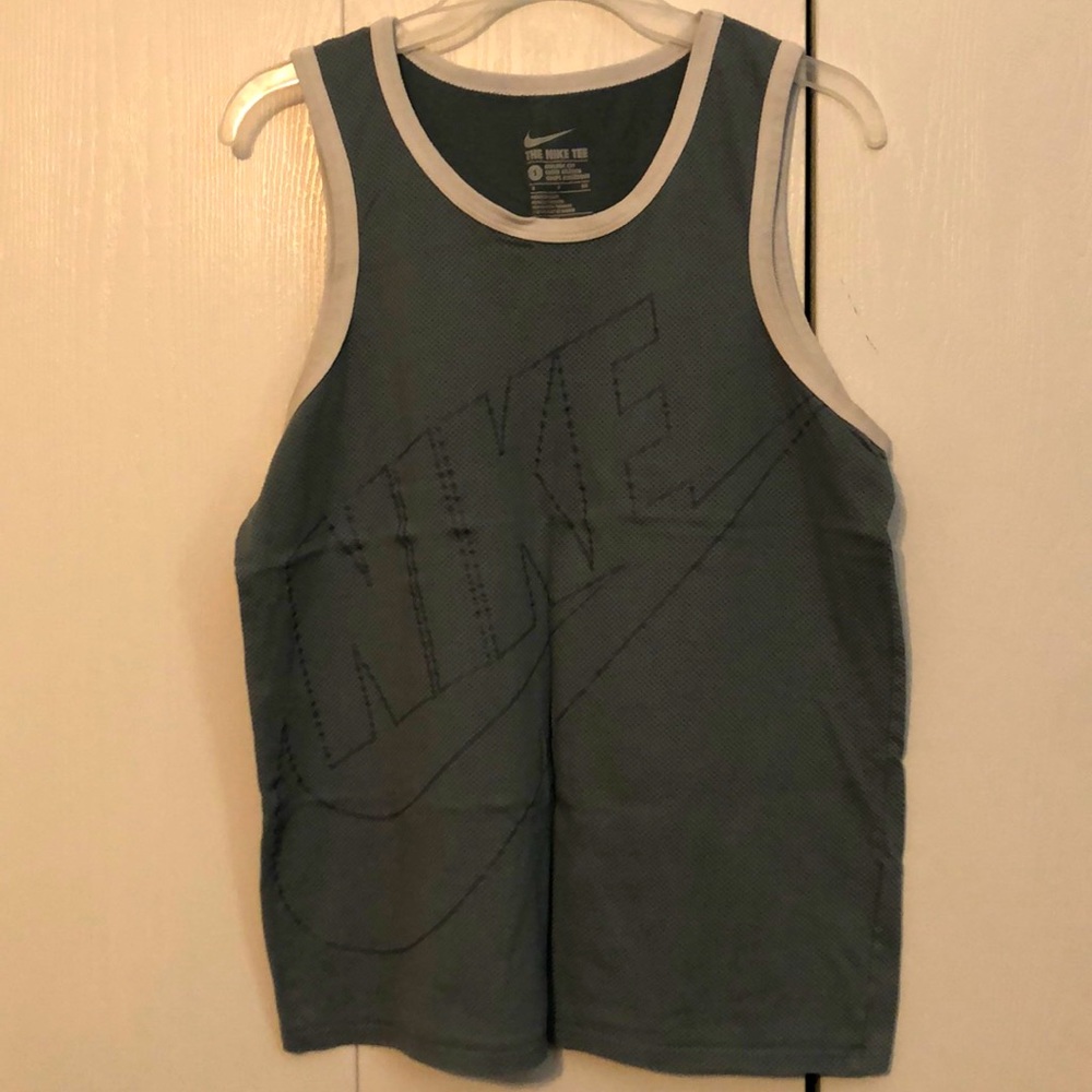 Nike tank